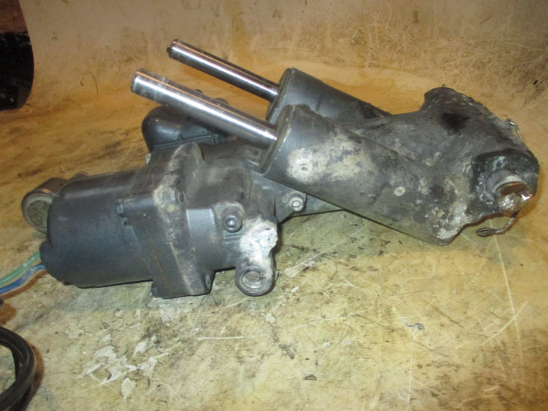 Yamaha 175hp 2 Stroke Carbureted outboard Tilt Trim Unit