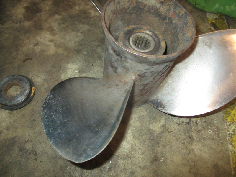 evinrude 60 / 70 hp 2 stroke outboard  stainless steel prop (389949)