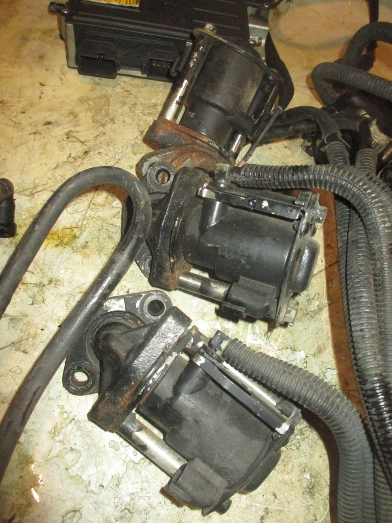 Evinrude Ficht 250hp 2 stroke Outboard Fuel Injector Set and ECU (5004285)