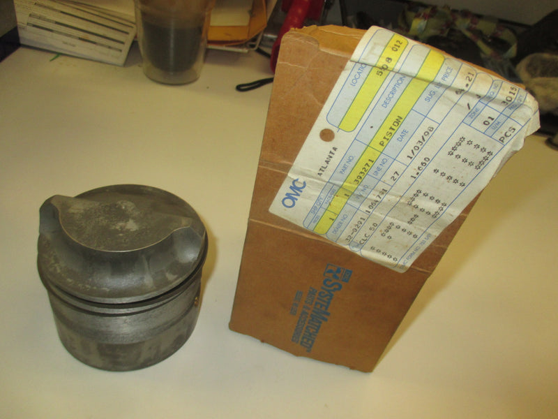 Johnson Evinrude OMC outboard piston and ring assembly (393271)
