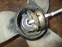 Load image into Gallery viewer, Suzuki DF70 70hp 4 stroke outboard alluminum propellor (13 3/4x15)
