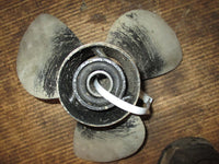 Load image into Gallery viewer, Suzuki DF70 70hp 4 stroke outboard alluminum propellor (13 3/4x15)
