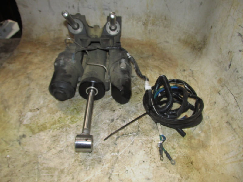Yamaha 425hp XT0 V8 4 Stroke Outboard Tilt Trim Unit (CS7-10)