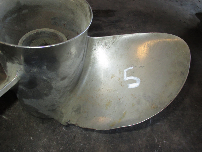 Yamaha outboard powertech propeller (15 1/4x17-M)