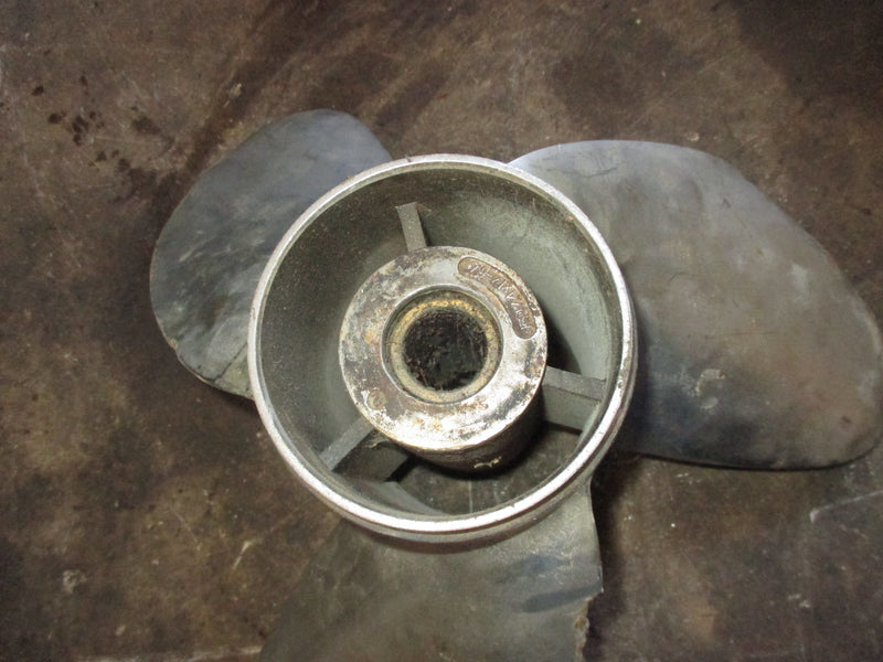 Yamaha outboard powertech propeller (15 1/4x17-M)