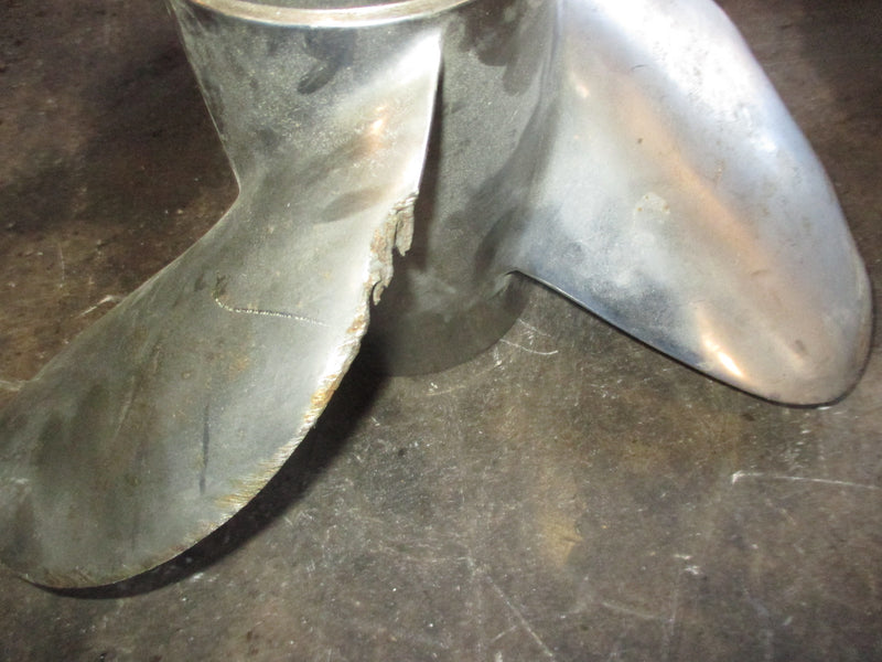 Yamaha outboard powertech propeller (15 1/4x17-M)