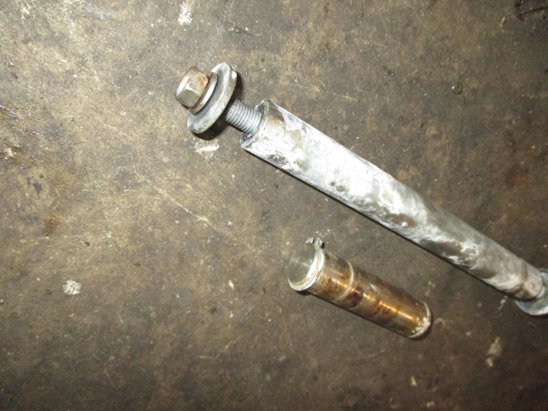 Yamaha 150hp 4 stroke outboard upper and lower trim pin (64E-43126-10)