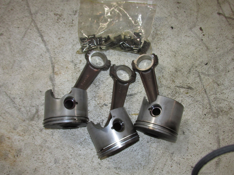 Mercury Optimax 135hp 2 Stroke Outboard Starboard Piston & Rod Set of 3