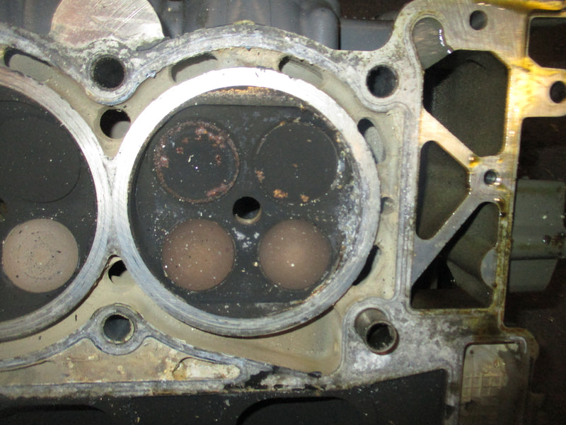 Johnson Suzuki 200hp 4 stroke outboard starboard cylinder head (11101-93J01)