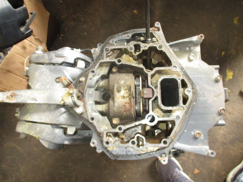 Yamaha 300hp 4 stroke 4.2L outboard 25 inch midsection