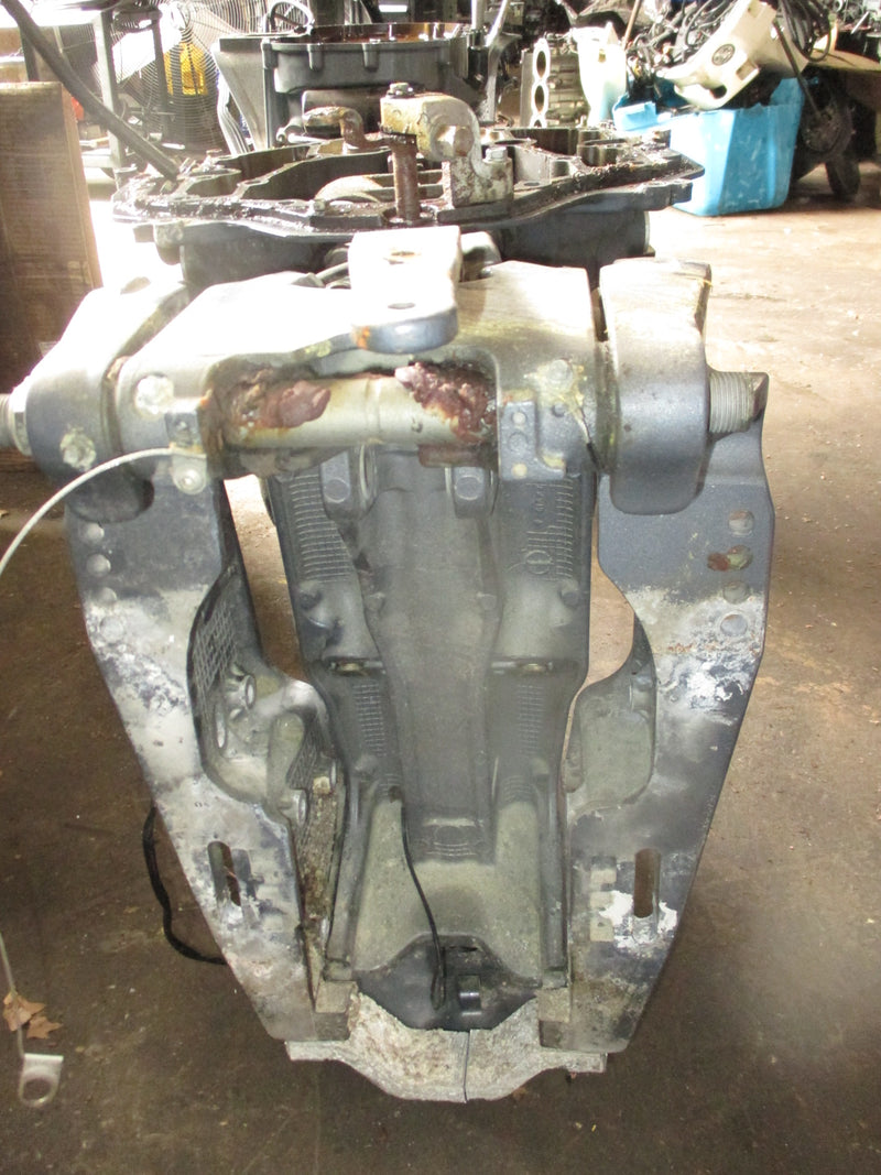 Yamaha 300hp 4 stroke 4.2L outboard 25 inch midsection