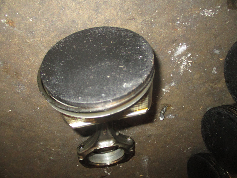 Johnson Suzuki 200hp 4 stroke outboard piston and rod (12111-93J02)
