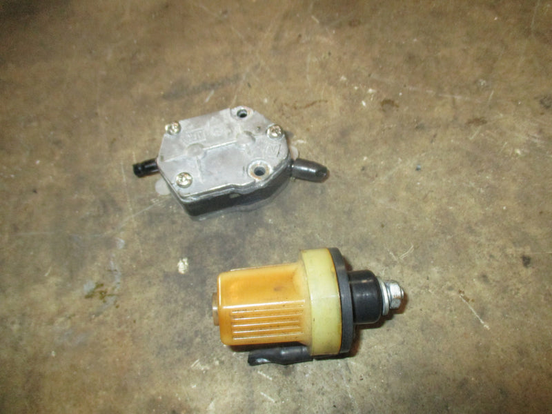 Suzuki DT 65 2 stroke outboard fuel pump and filter (15100-94303)
