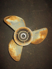 Load image into Gallery viewer, Yamaha 115hp 4 stroke outboard Painted steel propellor (13x17-K2)
