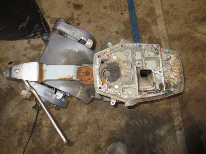 Yamaha 90hp 2 stroke outboard 20" shaft mid section