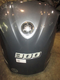 Load image into Gallery viewer, Yamaha 300hp 4.2L 4 Stroke outboard Top Cowling
