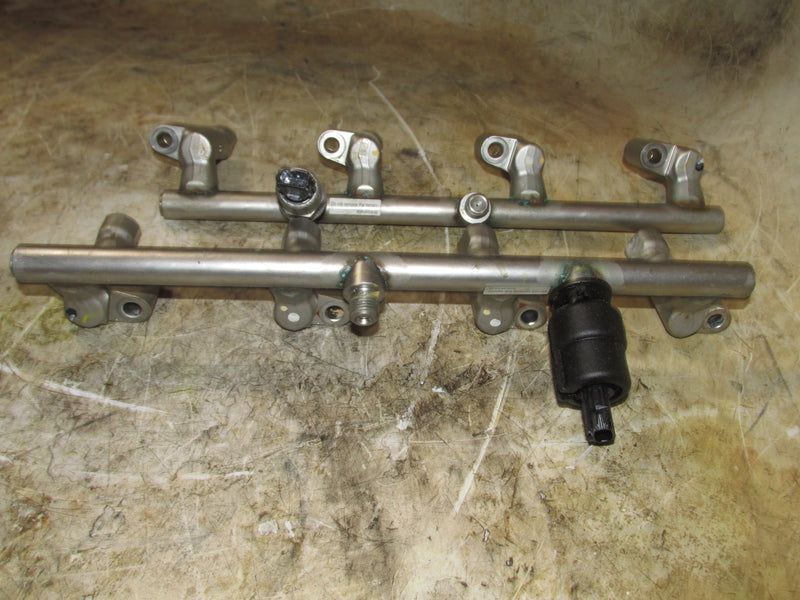 Yamaha 425hp XT0 V8 4 Stroke Outboard Fuel Rail Set (6GR-13160-09-00)