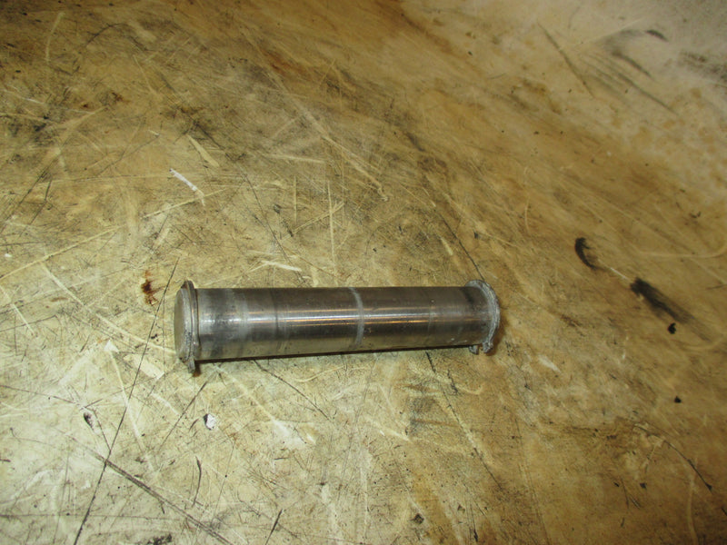 Yamaha 300hp 4 stroke 4.2L outboard upper trim pin (6R343131-30-00)