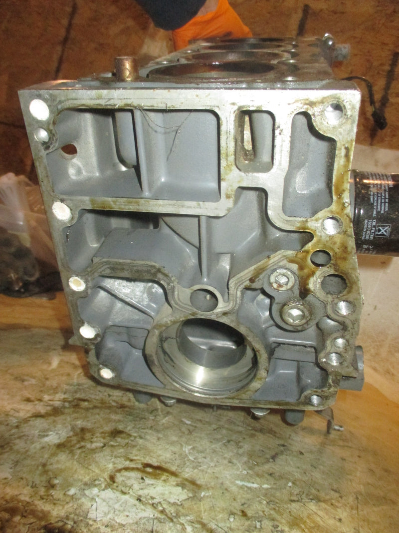 Suzuki DF70 70hp 4 Stroke outboard Crankcase Block