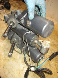 Load image into Gallery viewer, Yamaha 300hp 4 stroke outboard tilt trim unit
