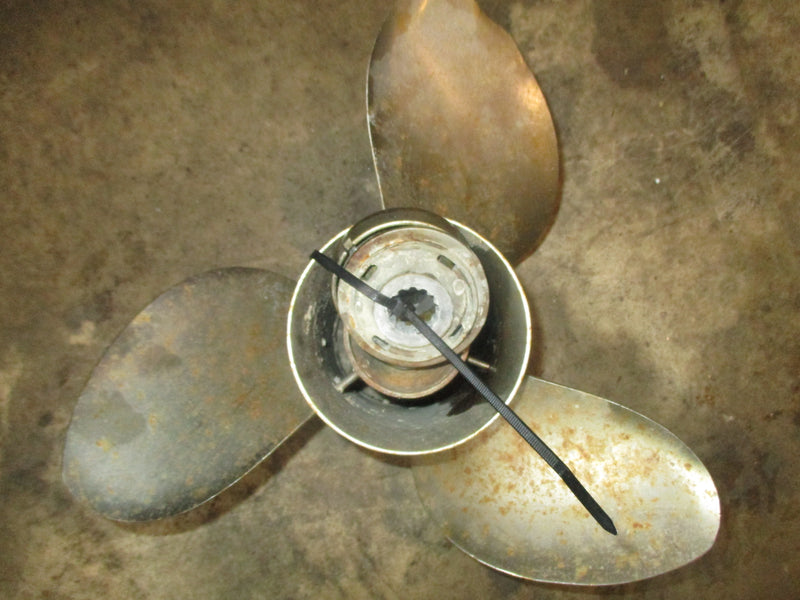 Suzuki DF 60/ 70 hp outboard propeller 13 1/4 x 16