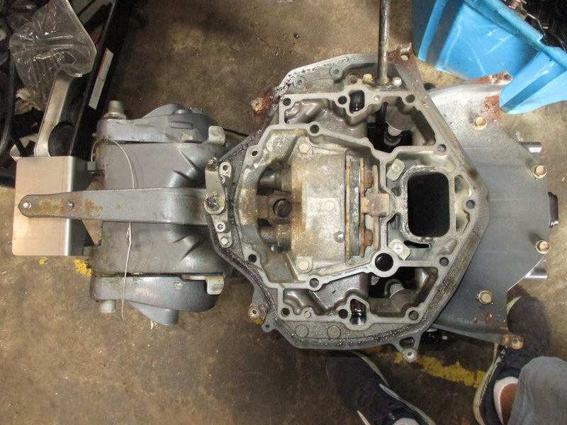 Yamaha 300hp 4 stroke outboard midsection