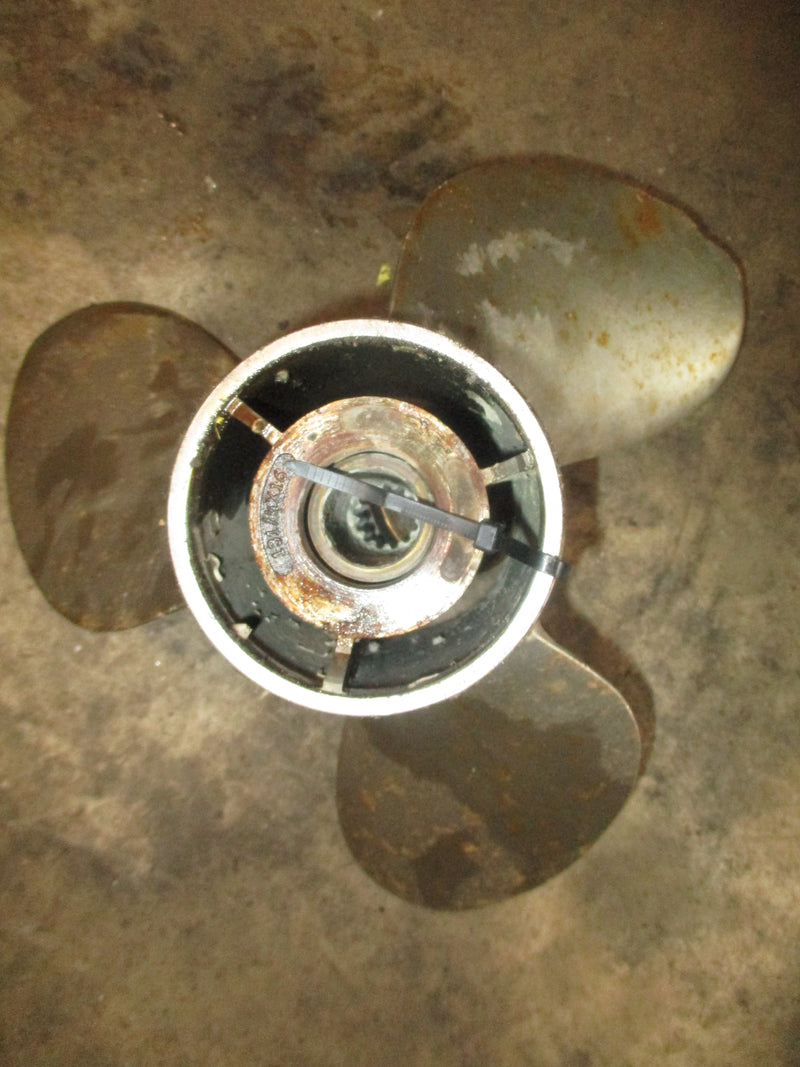 Suzuki DF 60/ 70 hp outboard propeller 13 1/4 x 16