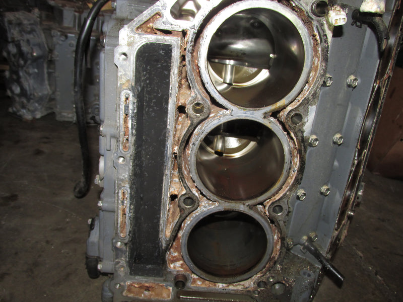 Suzuki DF200 200hp V6 Outboard Crankcase Block