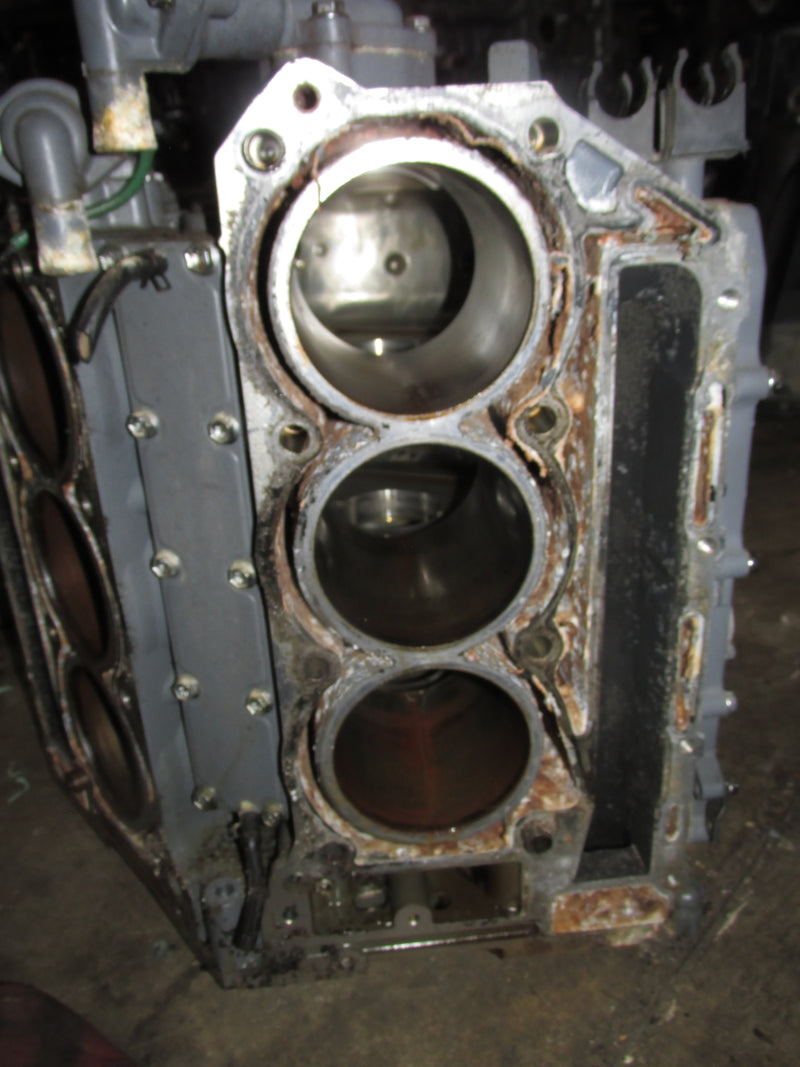 Suzuki DF200 200hp V6 Outboard Crankcase Block