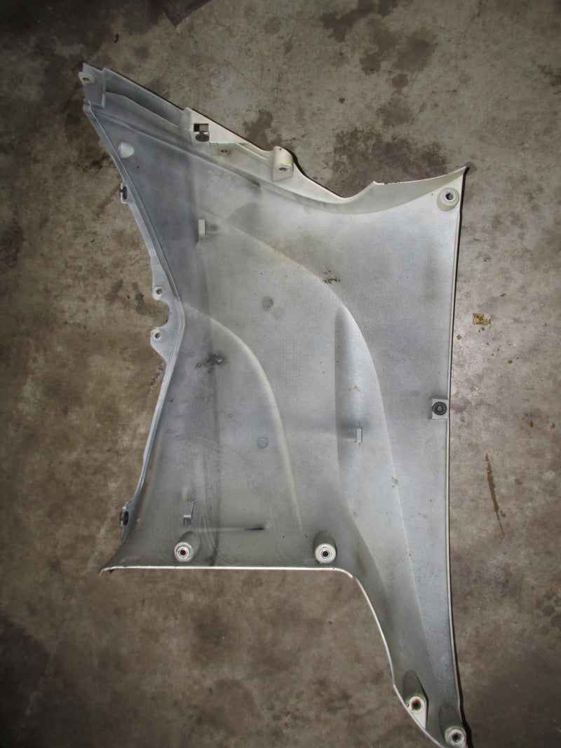 Yamaha 425hp XT0 V8 4 Stroke Outboard Starboard Midsection Cover