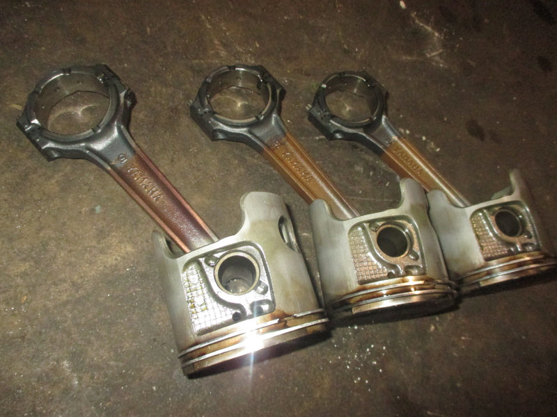 Yamaha 250hp OX66 2 stroke outboard starboard piston and rod set of 3 (62J)