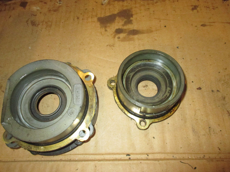 Mercury 60hp 2 stroke outboard upper and lower bearing carrier (1161-5962)