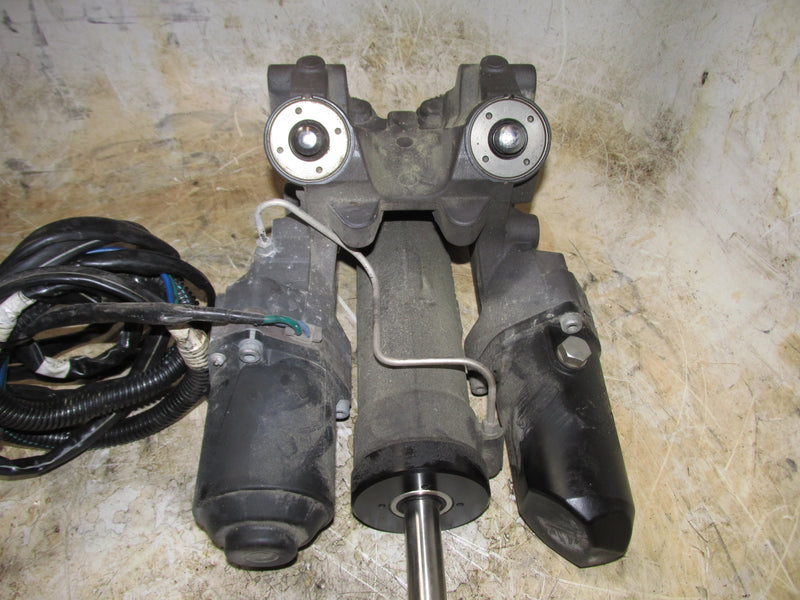 Yamaha 425hp XT0 V8 4 Stroke Outboard Tilt Trim Unit (CS7-10)