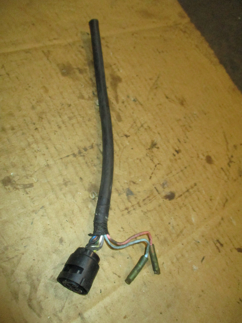 Suzuki DF60 outboard round black plug rigging harness
