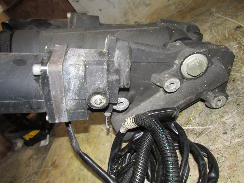 Yamaha 425hp XT0 V8 4 Stroke Outboard Tilt Trim Unit (CS7-10)