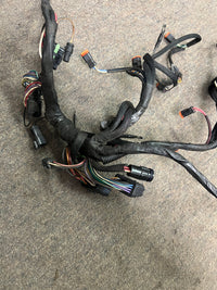 Load image into Gallery viewer, Evinrude 135hp Ficht 2 stroke outboard engine wiring harness 586717
