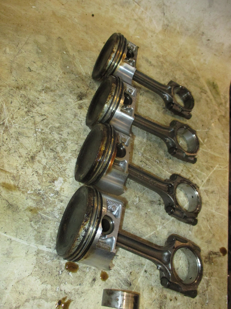 Johnson/Suzuki 90 hp 4 stroke outboard piston and rod set (5033653)