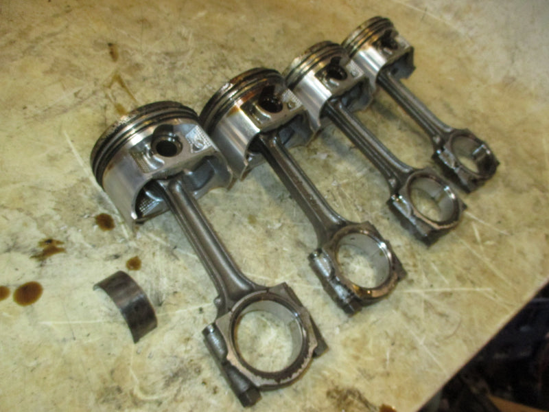 Johnson/Suzuki 90 hp 4 stroke outboard piston and rod set (5033653)