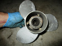 Load image into Gallery viewer, Yamaha 40hp 4 stroke outboard aluminum propeller (10 3/8 x 13) G hub
