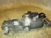 Load image into Gallery viewer, Johnson/Suzuki 90 hp 4 stroke outboard tilt trim unit
