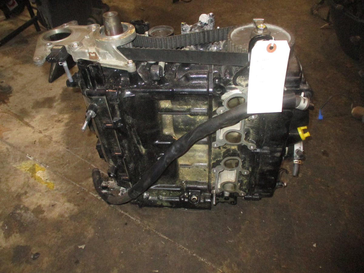 Suzuki DF60 outboard crankcase powerhead