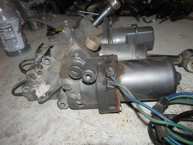 Suzuki DT225 225hp Outboard Tilt Trim Unit (48400-87D02)