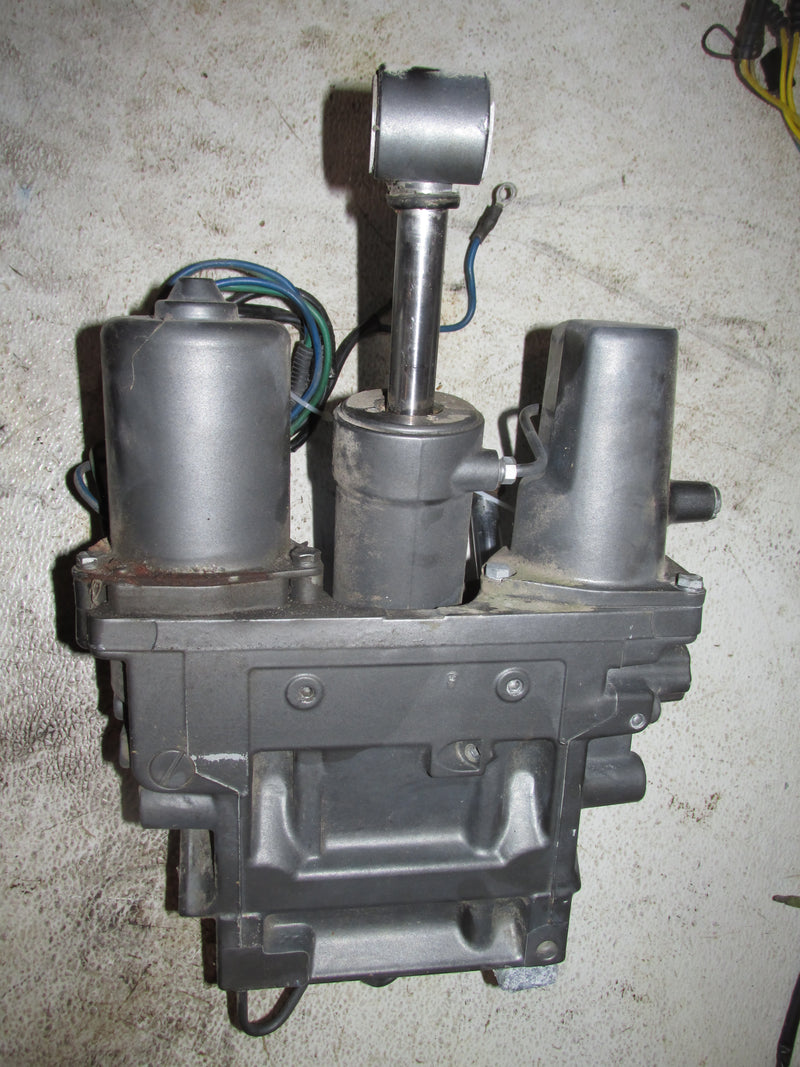 Suzuki DT225 225hp Outboard Tilt Trim Unit (48400-87D02)