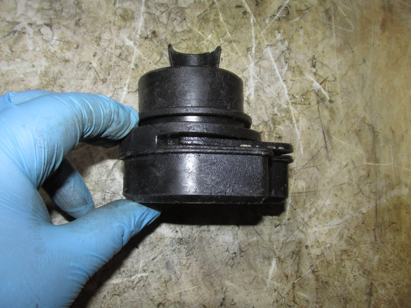Yamaha 425hp XT0 V8 4 Stroke Outboard Rigging Grommet and Holder
