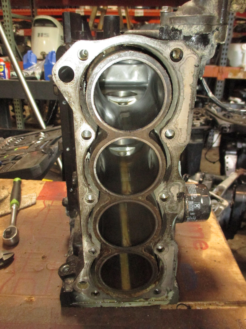 Suzuki DF70 70hp 4 Stroke Outboard crankcase block