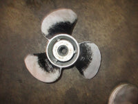 Load image into Gallery viewer, Suzuki DF60 outboard aluminum prop 13 1/4 x 17
