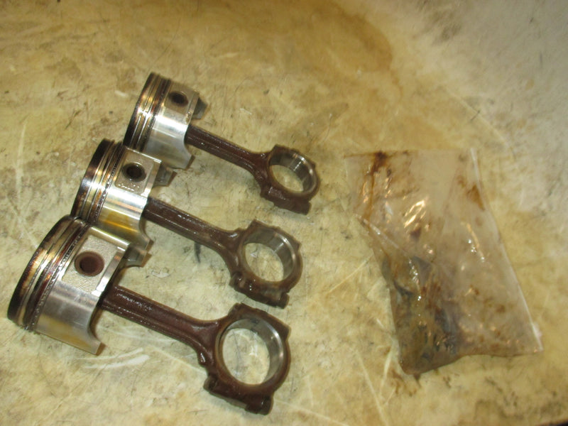 Suzuki DF70 70hp 4 Stroke Outboard piston and rod set of 3 (31100-87J10)
