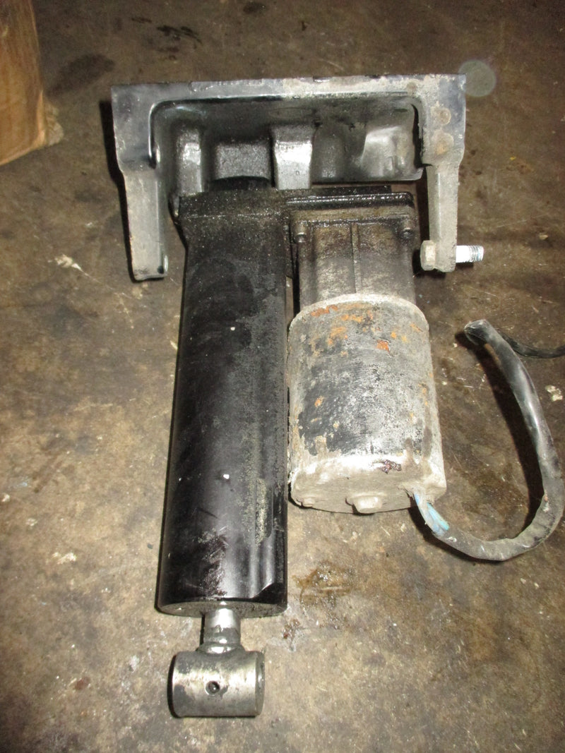 Mercury 1.73L 115hp 4 stroke outboard tilt trim unit