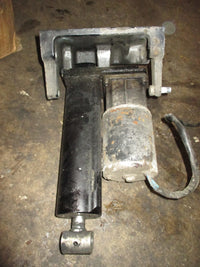 Load image into Gallery viewer, Mercury 1.73L 115hp 4 stroke outboard tilt trim unit
