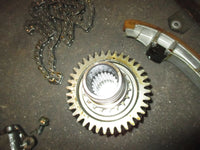 Load image into Gallery viewer, Johnson Suzuki 140hp 4 stroke Outboard Driven Gear/Timing Chain Guides
